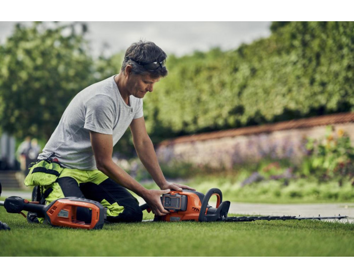 HUSQVARNA 520iLX bez akumulátora a nabíjačky