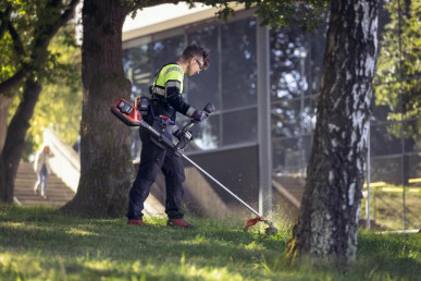 Husqvarna 525iRXT bez akumulátora a nabíjačky